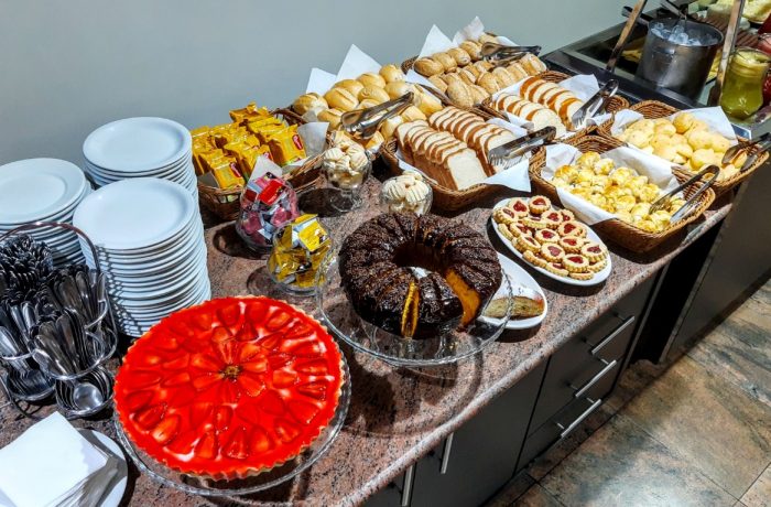 Café da manhã (opcional servido no Hotel Cardum)